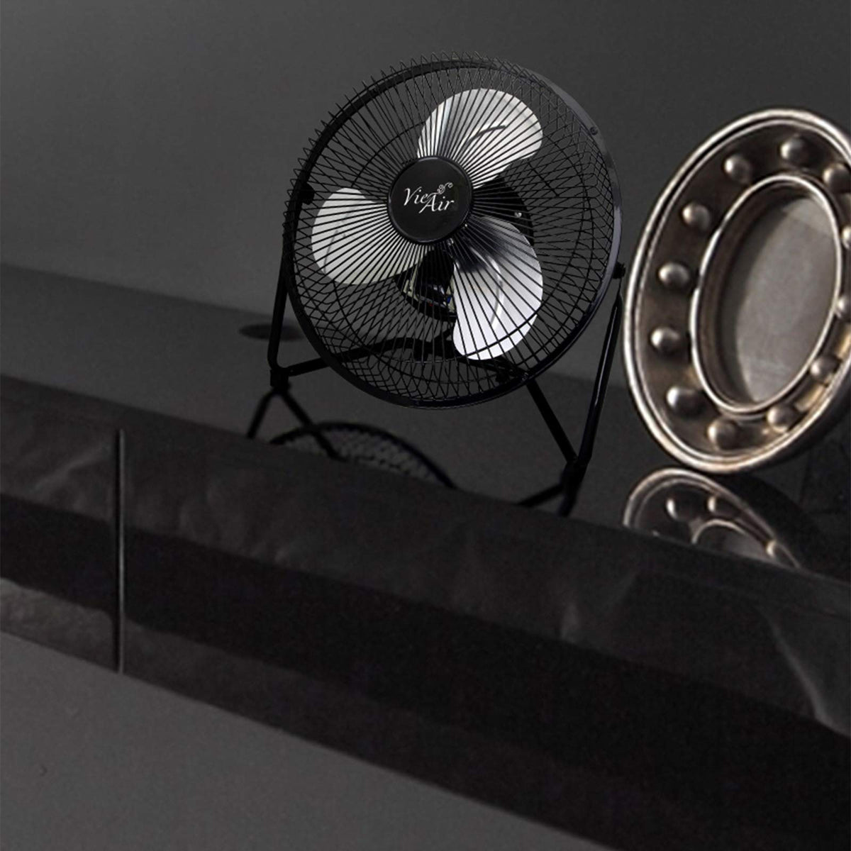 9" 3 Speed Tilting Metal Floor Fan D6151